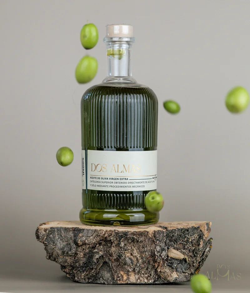 Dos Almas olive oil bottle with custom label